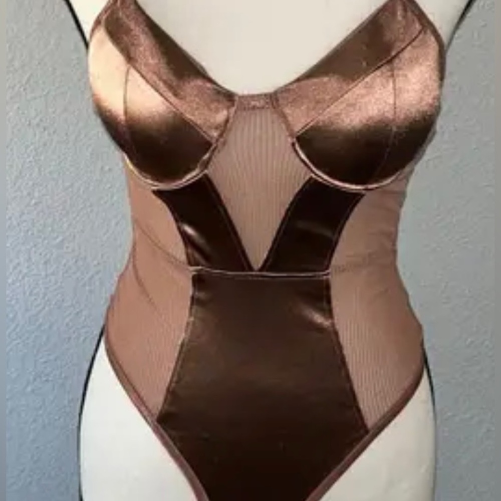 Bozzolo Ribbed Tan Top